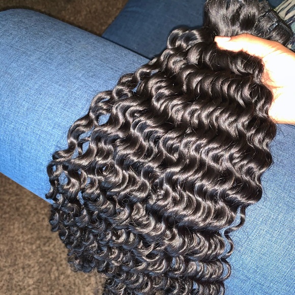 High quality hair: Curly - Picture 2 of 3